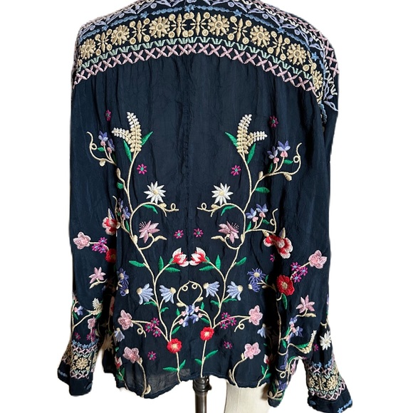 Johnny Was Women’s Navy Blue Blouse With Floral a embroidery Blouse. Size Medium - Picture 7 of 8